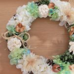 wreath-whitegreen